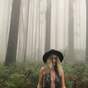 Meet your Posher, Indianna